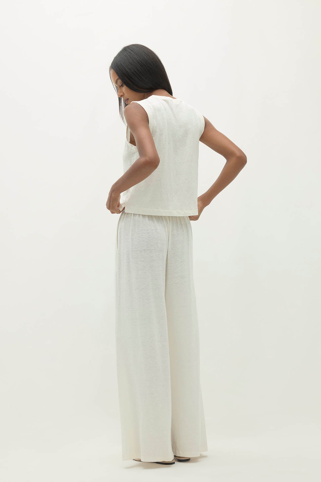 OFF-WHITE