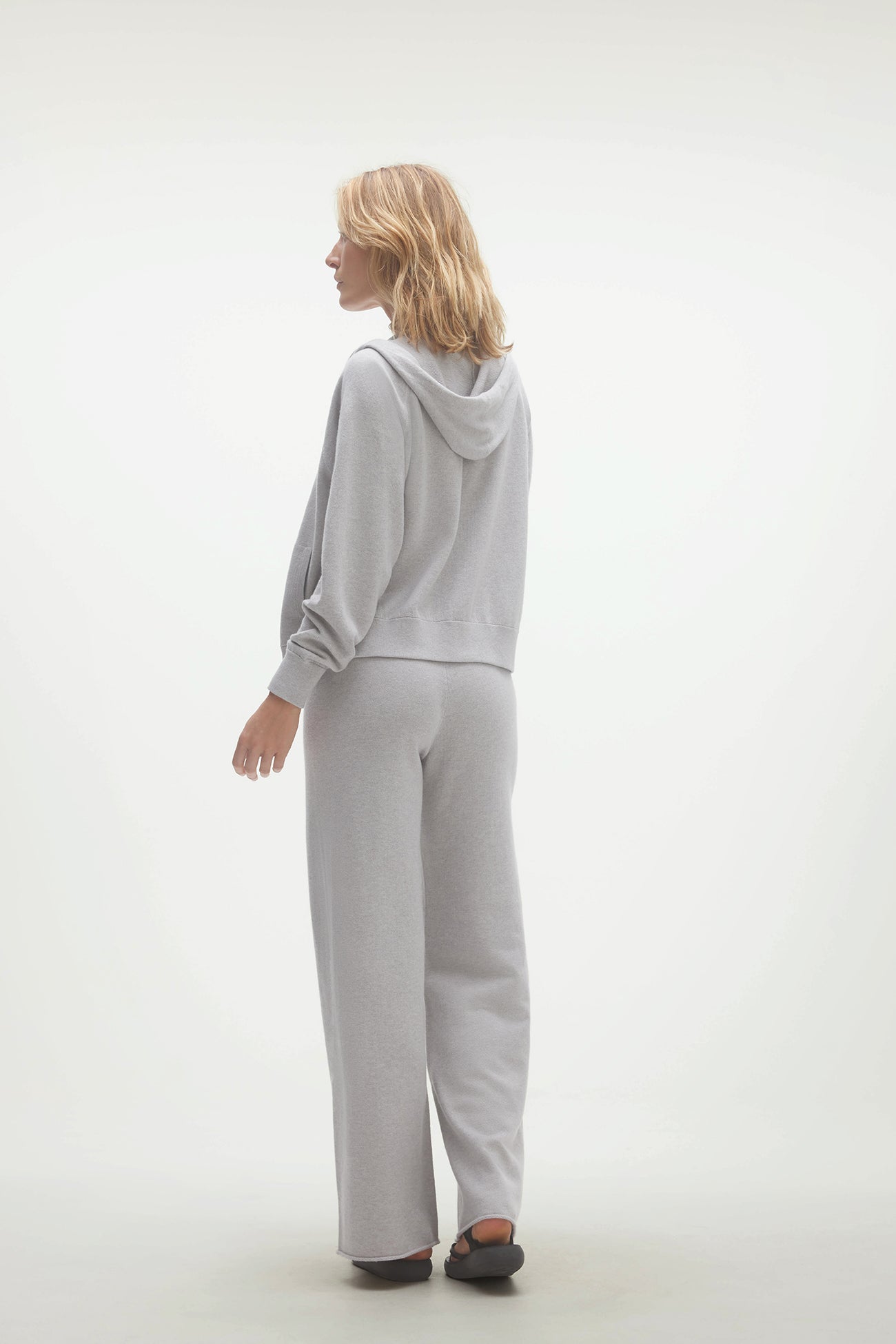 HEATHER GREY