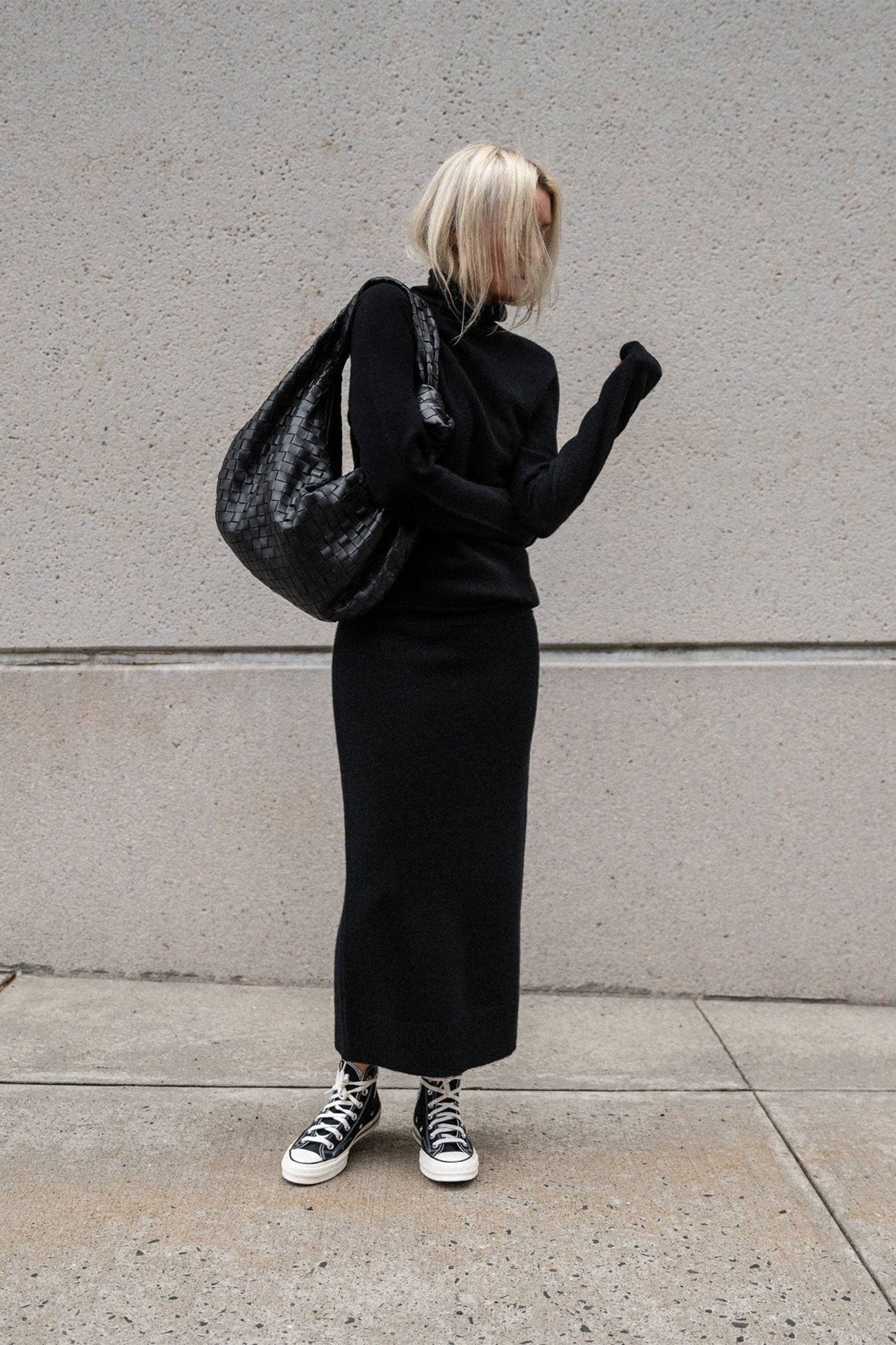 BLACK-HOVER