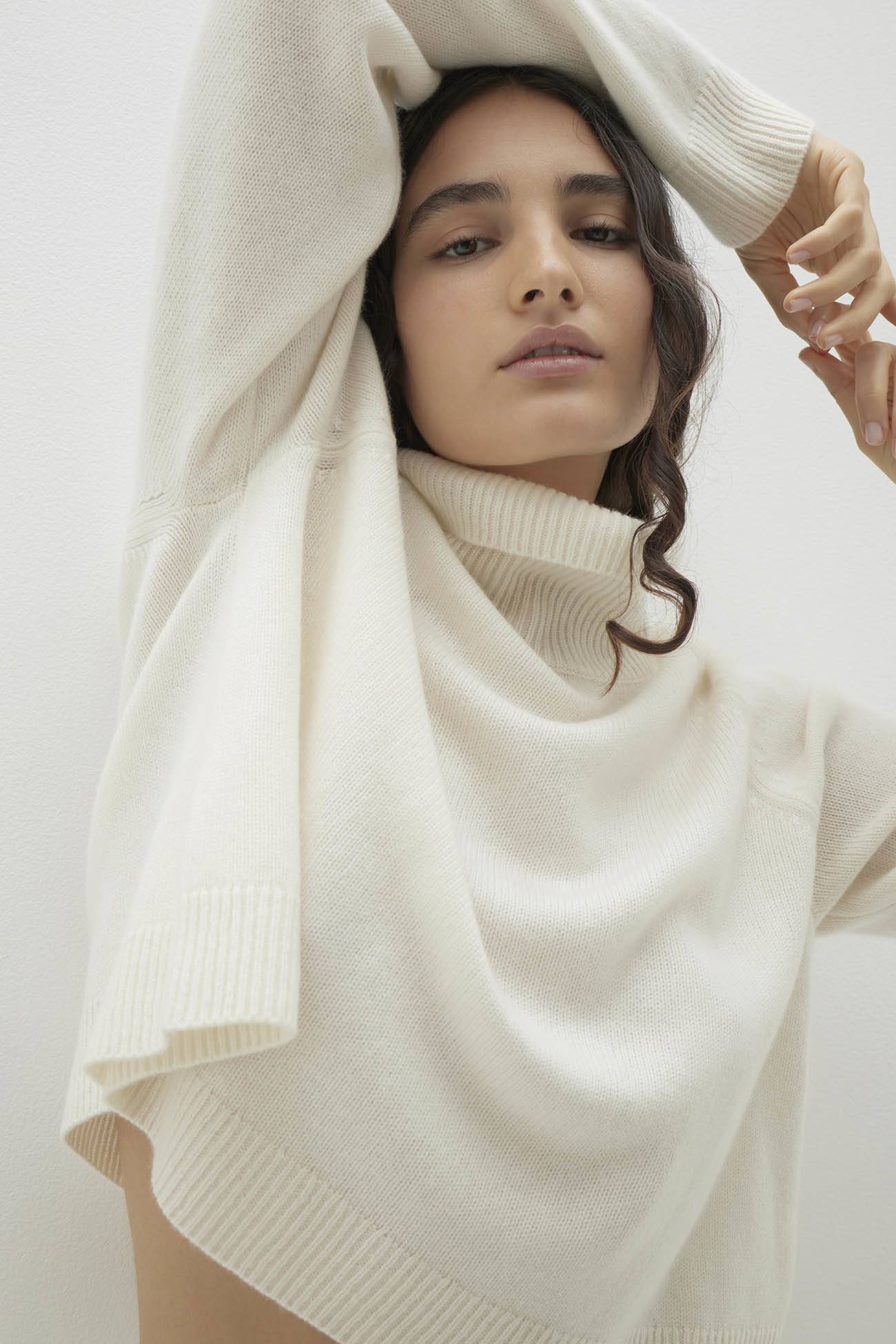 Women's Noelle Classic Cashmere Turtleneck | NakedCashmere