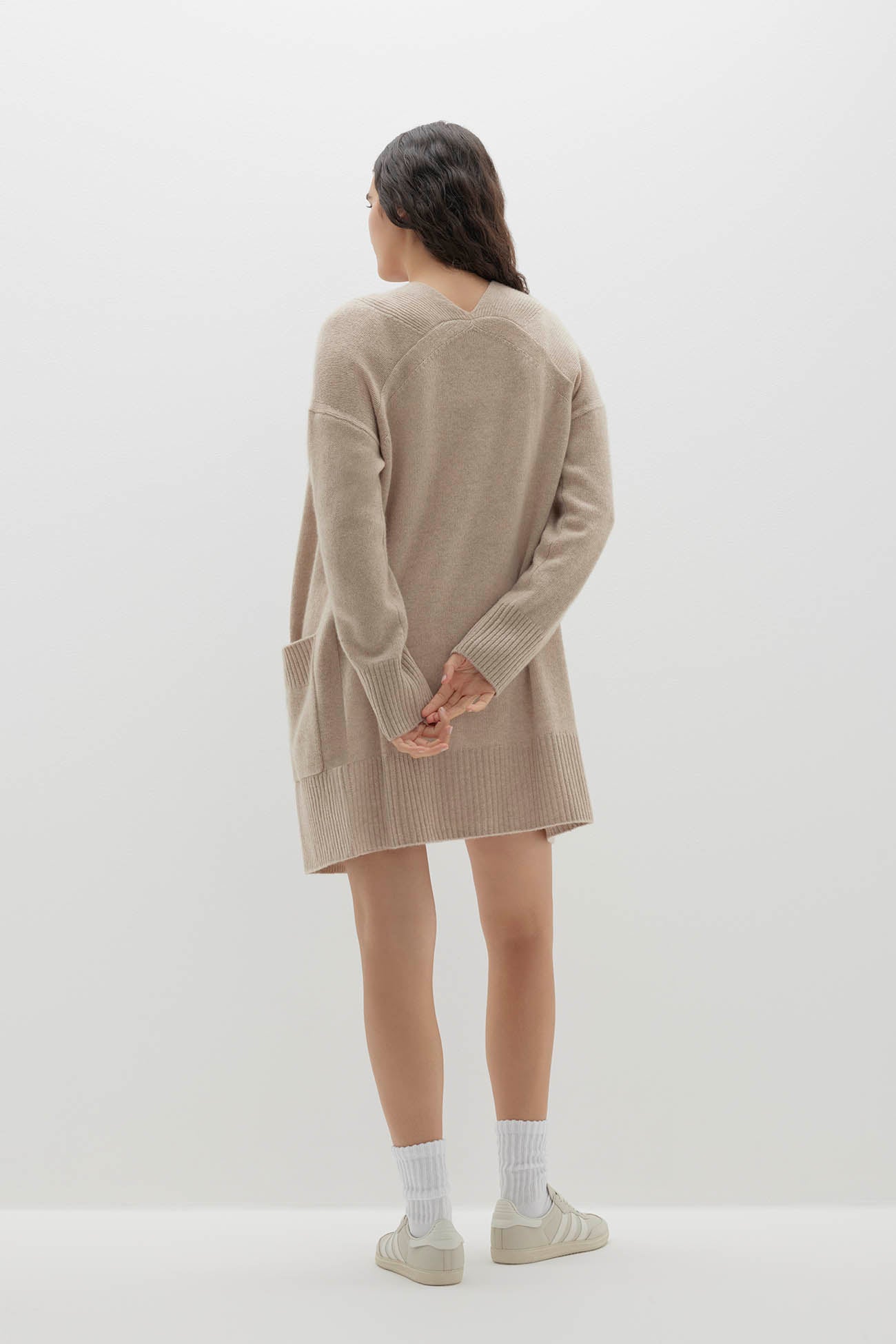 トップス YOKE 24FW BRUSHED CASHMERE CARDIGAN BRUSHED-CASHMERE CREW-NECK CARDIGAN - DARK BROWN | COS US
