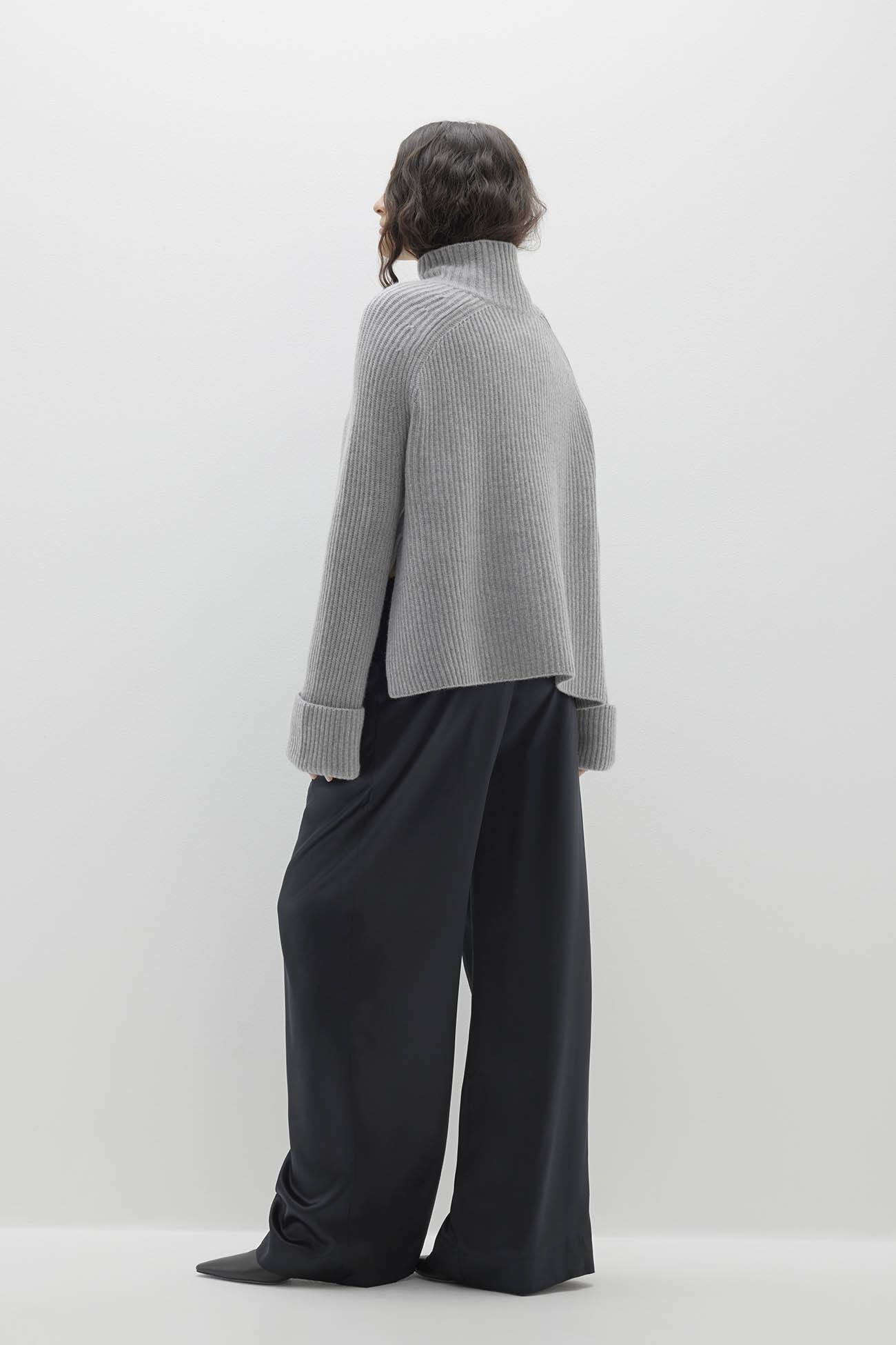 Women's Isabella Turtleneck Cashmere Sweater | NakedCashmere