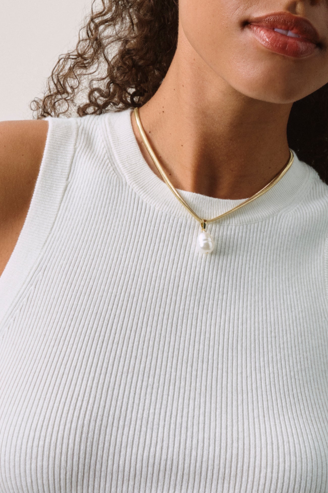 Women's Alessia Fitted Crewneck Tank – NAKEDCASHMERE