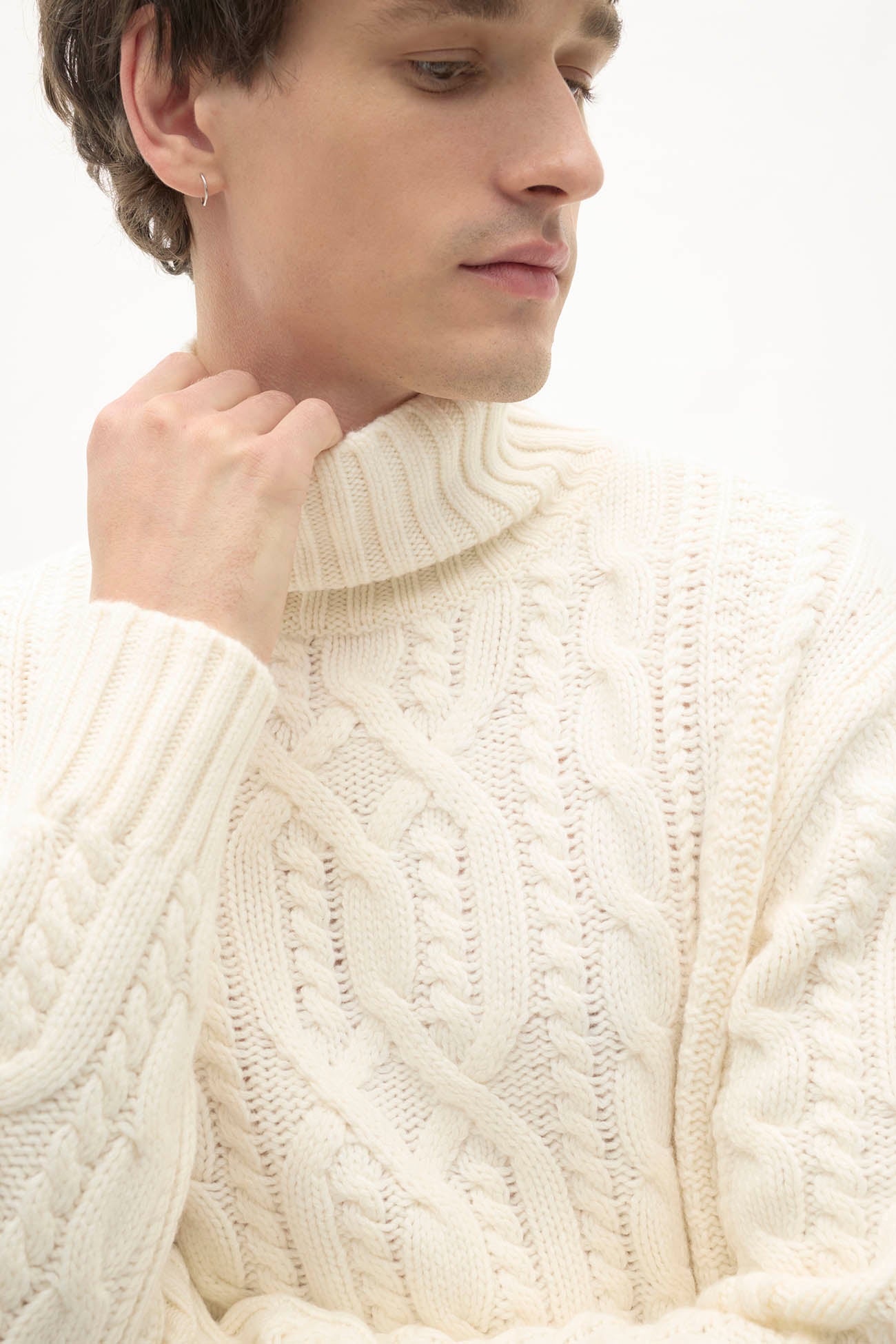 Men's Henry Cable Knit Turtleneck Cashmere Sweater | NakedCashmere