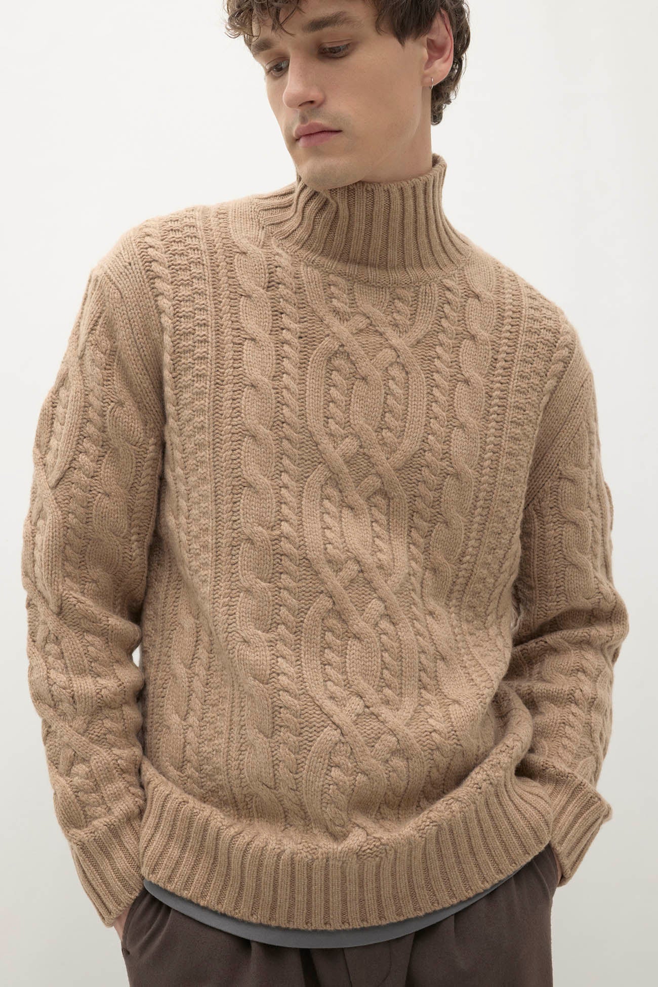 Men's Henry Cable Knit Turtleneck Cashmere Sweater | NakedCashmere