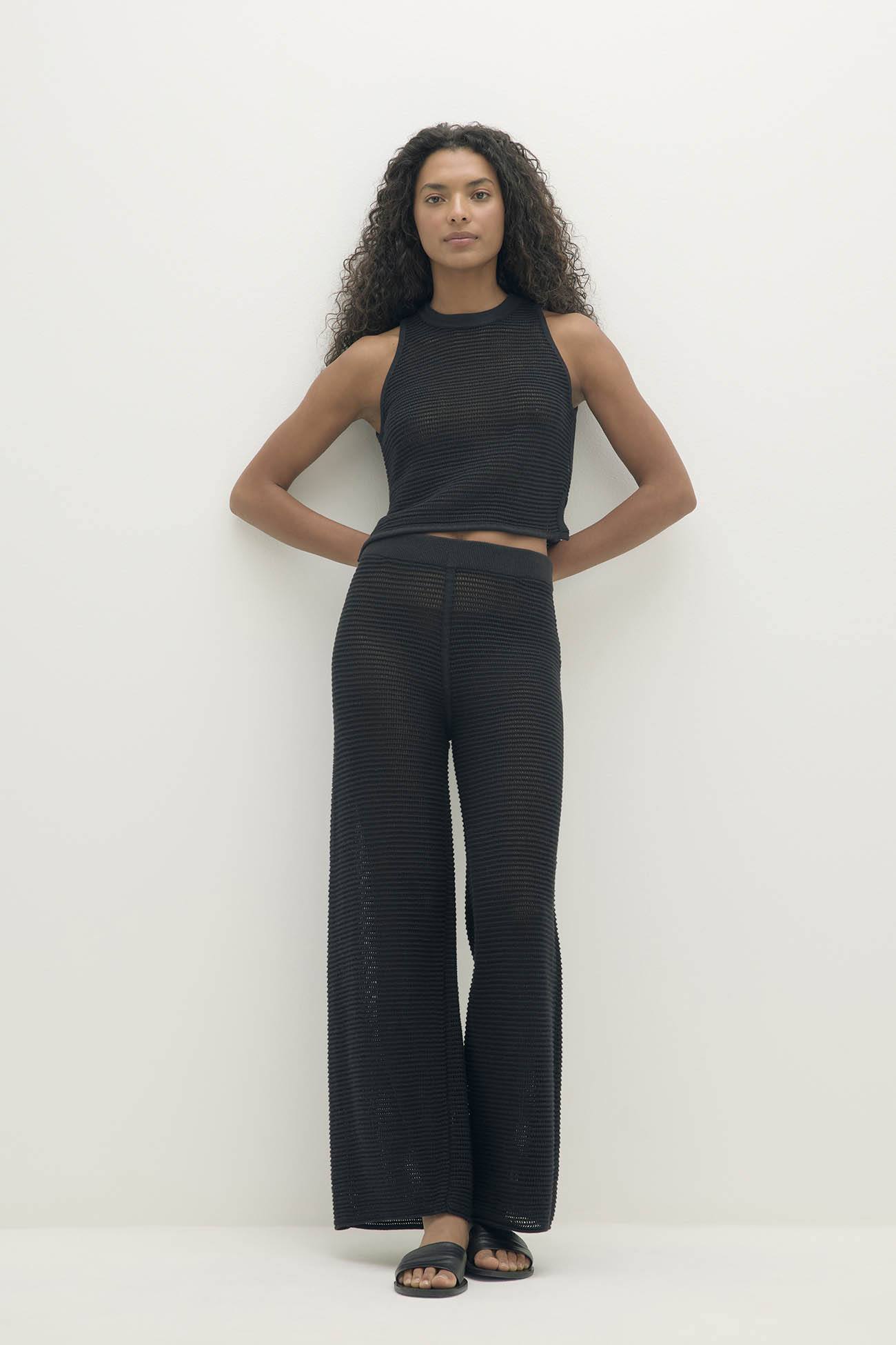 ESSENSE CREWNECK TANK - BLACK