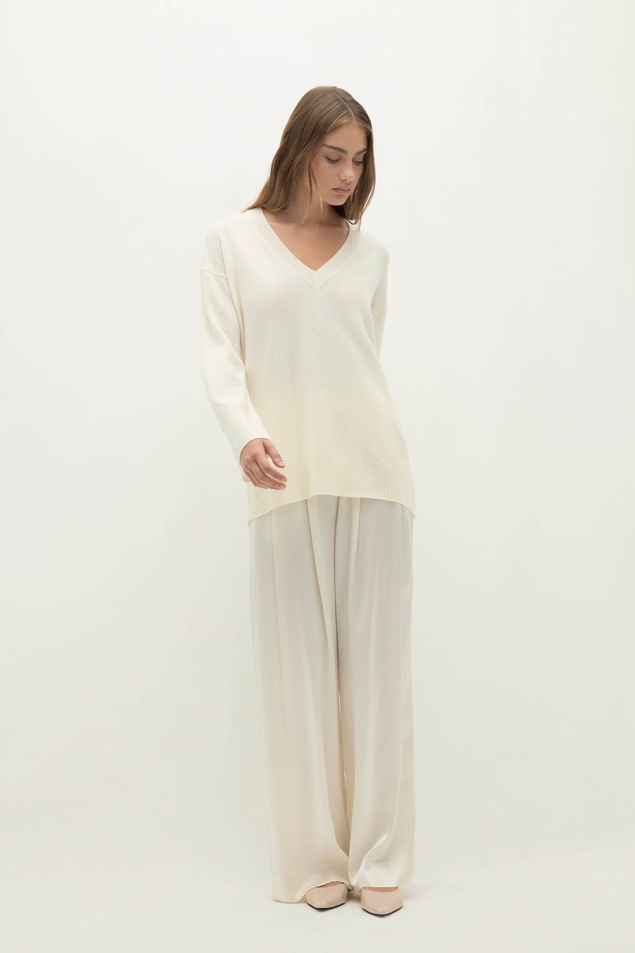 Women's Viola Cashmere V-Neck Sweater | NakedCashmere