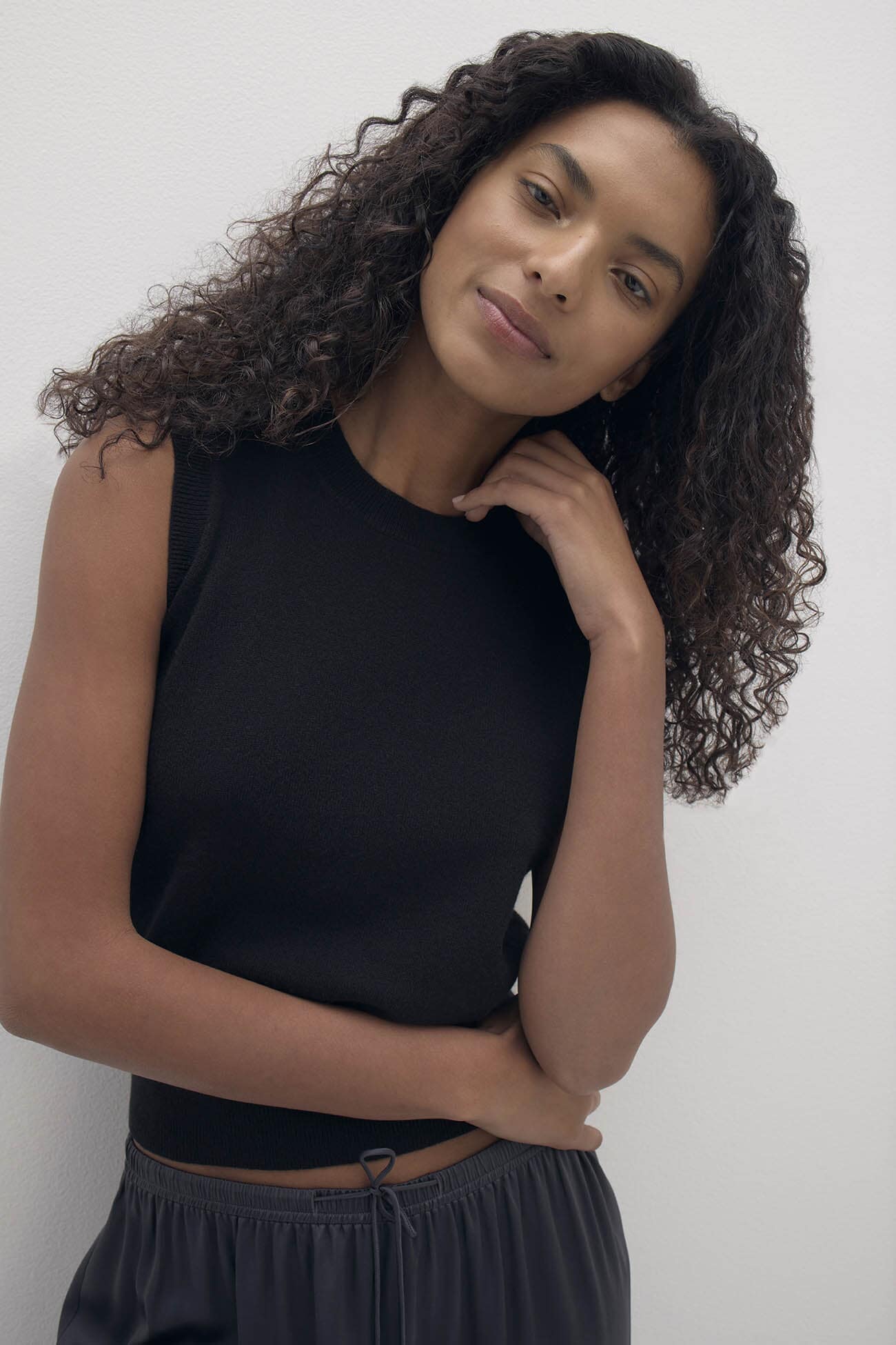 Women's Sylvie Crewneck Cashmere Sweater Vest – NAKEDCASHMERE