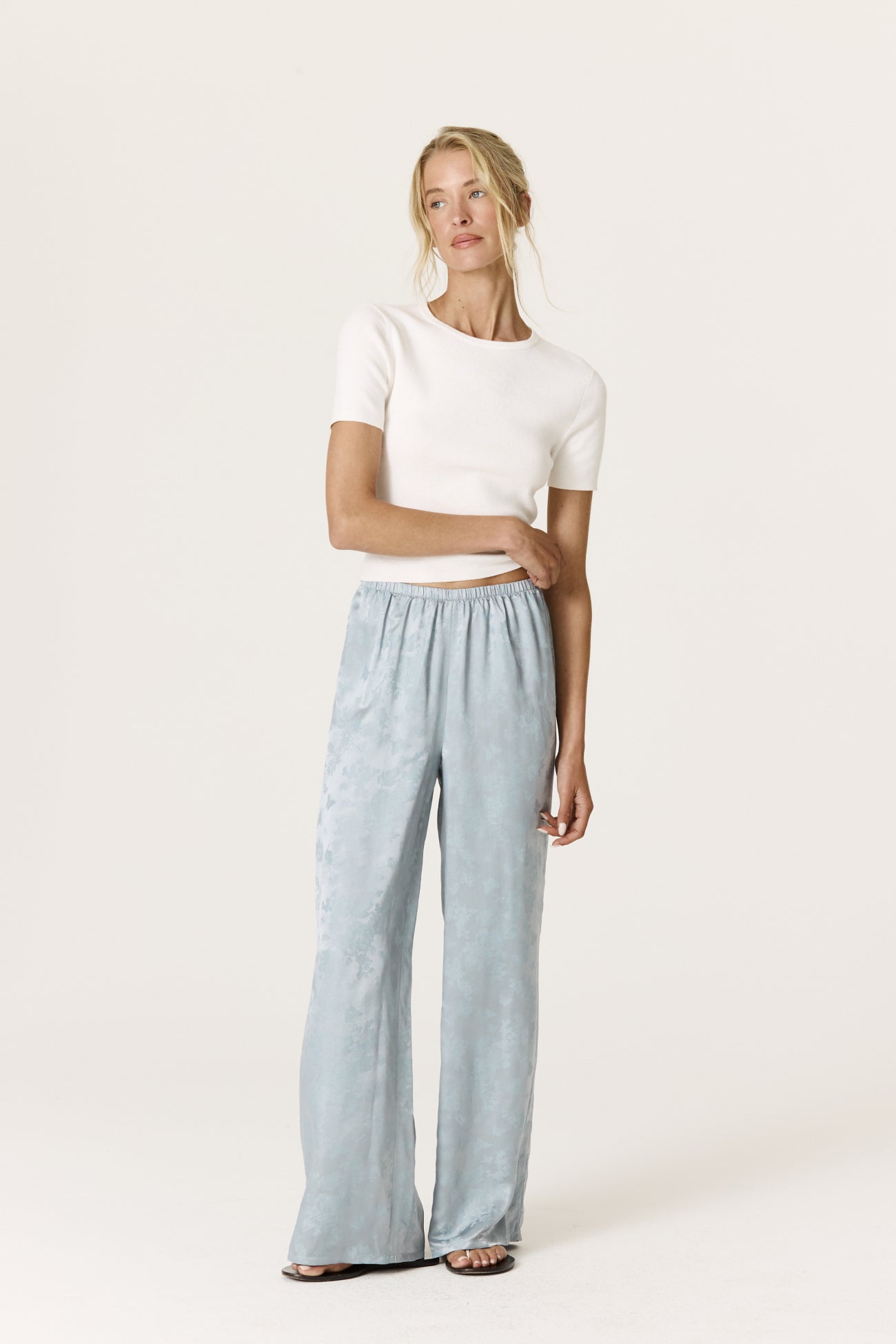 FARRAH FLORAL JACQUARD SILK BLEND PANT - ROCOCO BLUE