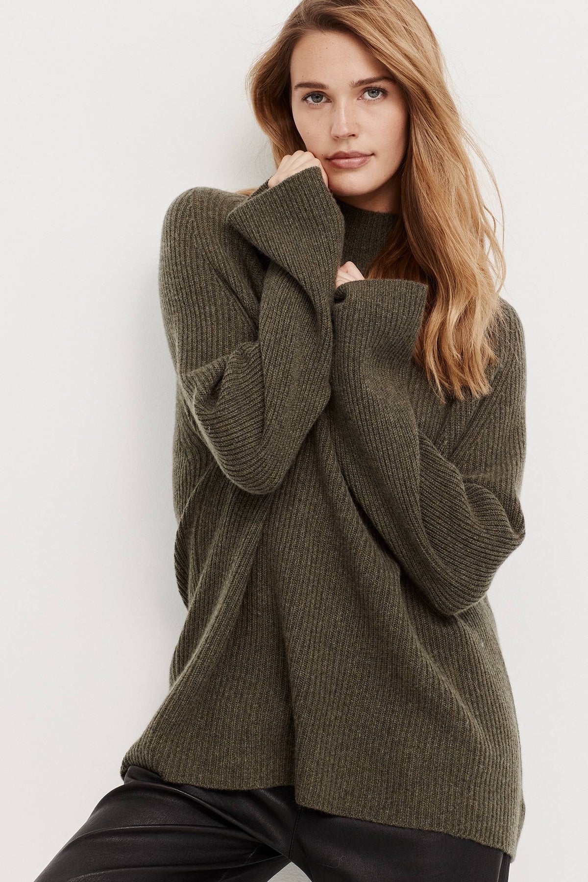 Women's Cora Chunky Knit Turtleneck Sweater – NAKEDCASHMERE